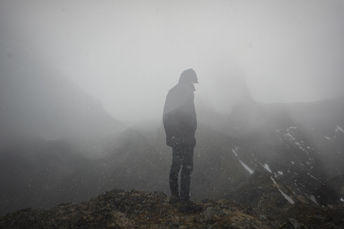 "कोहरे के बीच जिंदगी की तलाश! कितना मुश्किल"